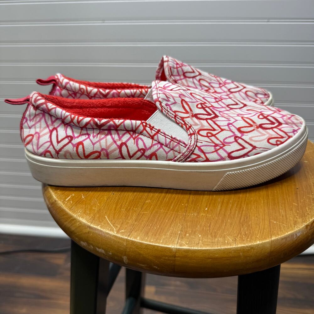 Skechers Poppy-Breeze Slip On Heart Print Sneaker Limited Edition Size 7.5